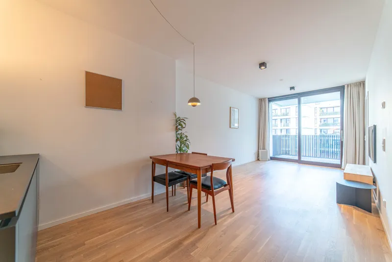 Bright New-Build Two-Room Apartment with Balcony — photo 1